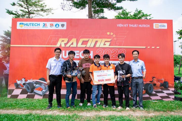 Sinh viên Viện Kỹ thuật chinh phục đường đua “Racing HUTECH” lần VI đầy gay cấn 90