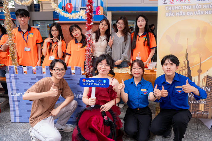 “Trung thu Hội nhập - Sắc màu đa văn hóa” tại HUTECH: Gắn kết sinh viên, lan tỏa giá trị văn hóa 102