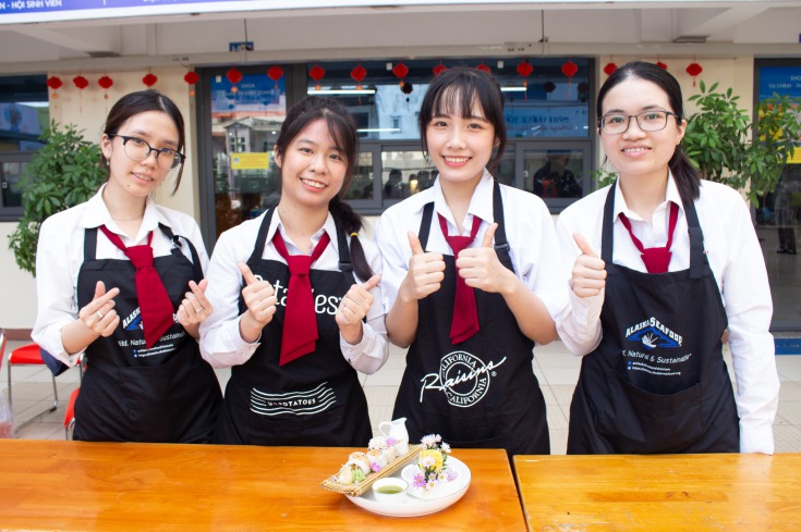 Các đội thi tham gia tranh tài trong Hội thi ẩm thực Nhật Bản & Chung kết hùng biện tiếng Nhật 2022 HUTECH 1