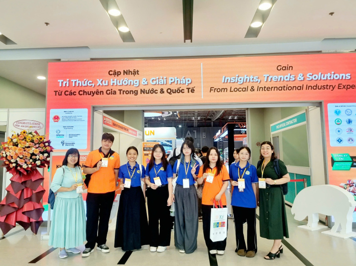 Sinh viên Khoa Thú y giành giải Ba VietStock Quest 2026 14