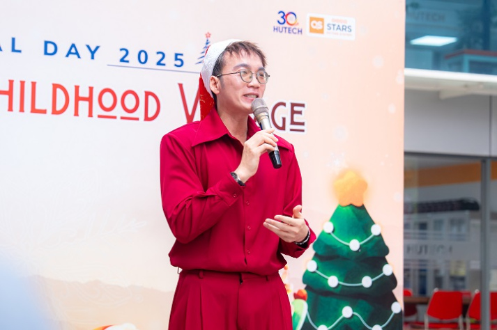 [Video] Christmas Childhood Village: Điểm hẹn văn hóa của sinh viên Khoa Tiếng Anh 21