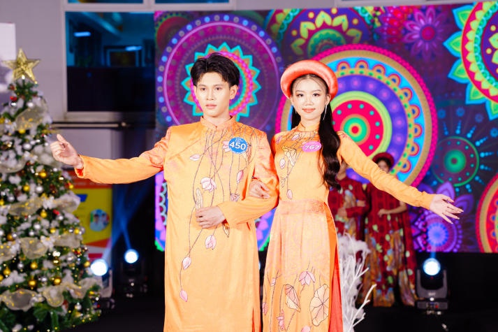 [Video] Tỏa sáng trong phần thi Miss Fashion, thí sinh Miss HUTECH 2025 “gây bão” trên sàn runway 112