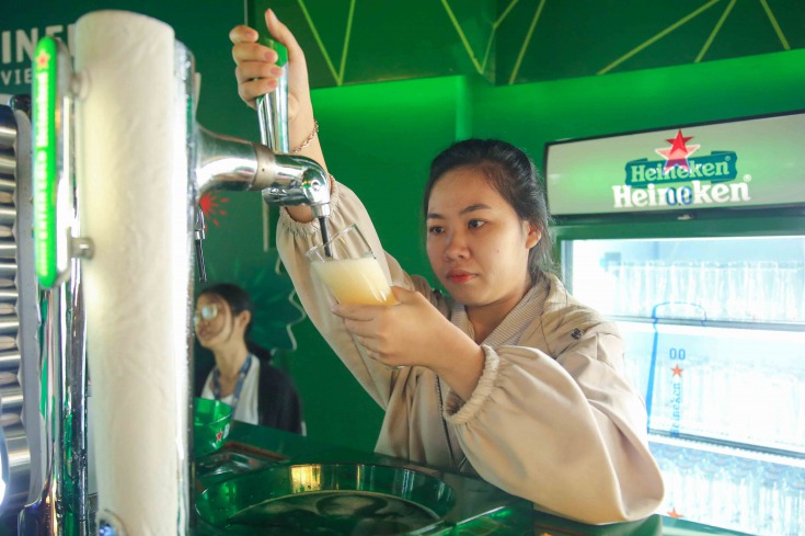 Sinh viên ngành Công nghệ sinh học HUTECH tìm hiểu quy trình sản xuất bia tại Nhà máy Bia Heineken Việt nam 43