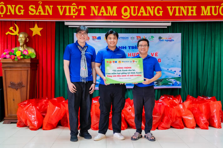 [Ảnh] Chi bộ 17 HUTECH nối dài tinh thần bảo vệ chủ quyền biển đảo tại Đồn Biên phòng Cần Thạnh (Cần Giờ) 142