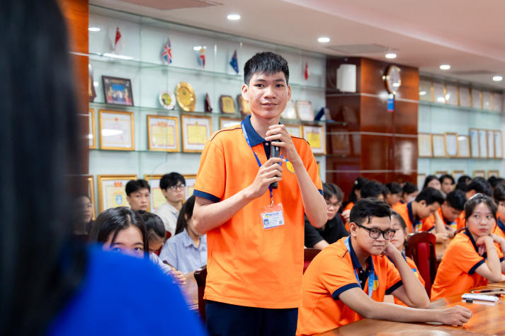 HUTECH trao học bổng “Dám ước mơ - Chạm thành công”, tiếp sức sinh viên vươn lên năm học 2025-2026 227