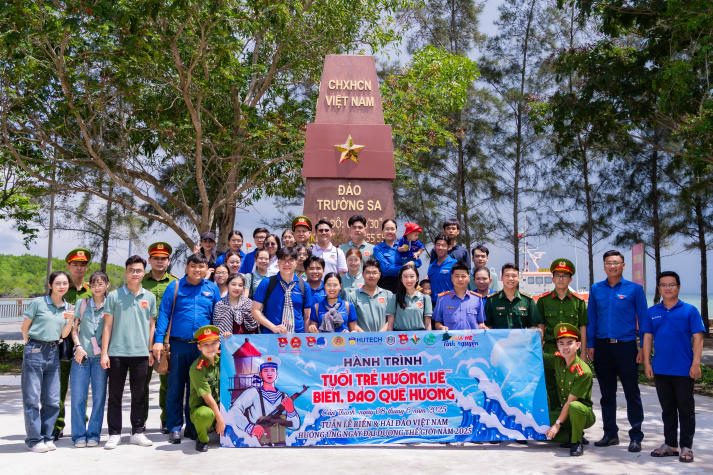 [Ảnh] Chi bộ 17 HUTECH nối dài tinh thần bảo vệ chủ quyền biển đảo tại Đồn Biên phòng Cần Thạnh (Cần Giờ) 181
