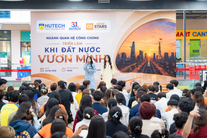 [Video] “Khi đất nước vươn mình” qua lăng kính sinh viên Quan hệ công chúng 12