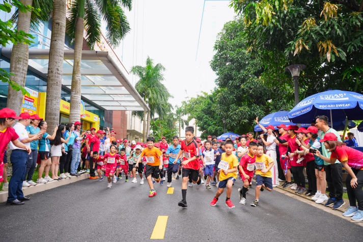 [Video] Sôi động, gắn kết và bùng nổ tại Hội thao Cán bộ - Giảng viên - Nhân viên HUTECH 2025 174