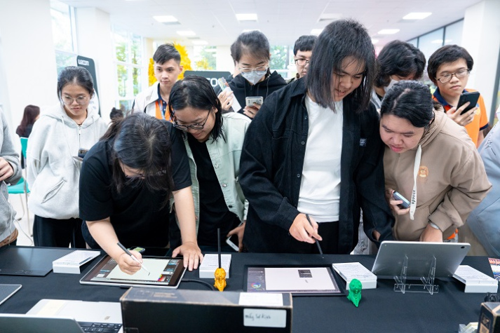 Sinh viên Nghệ thuật số cập nhật công nghệ sáng tạo với chuyên gia từ doanh nghiệp đa quốc gia 72