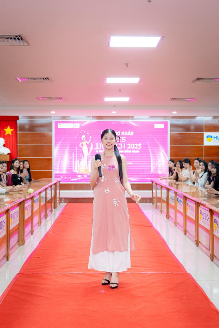 Vòng Sơ khảo Miss HUTECH 2025: Lộ diện nhiều gương mặt nổi bật 50