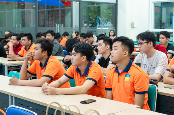 Kết nối học thuật và thực tiễn, Viện Kỹ thuật tổ chức Seminar về nhân lực trình độ cao trong thời đại 4.0 92