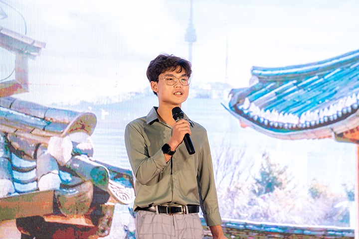 Sinh viên rủ nhau “vi vu” xứ sở kim chi ngay tại HUTECH trong Lễ hội Văn hóa Hàn Quốc 2023 188