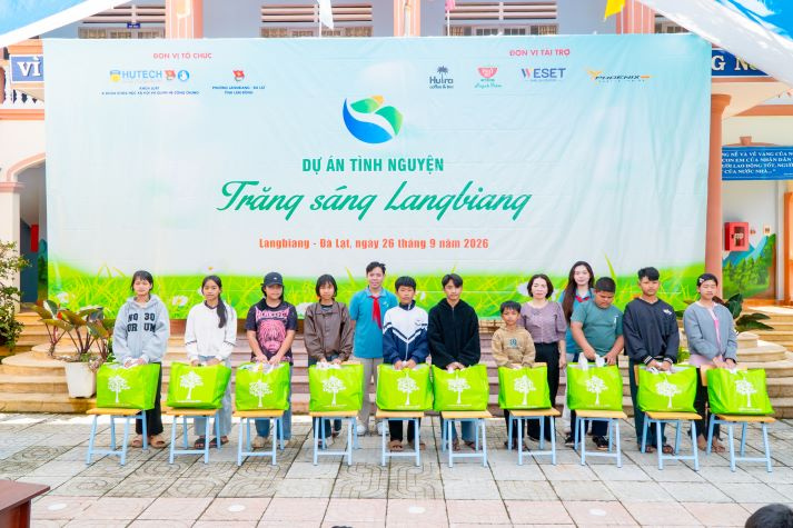“Trăng sáng Langbiang” mang mùa Trung thu ấm áp đến học sinh Đà Lạt 70