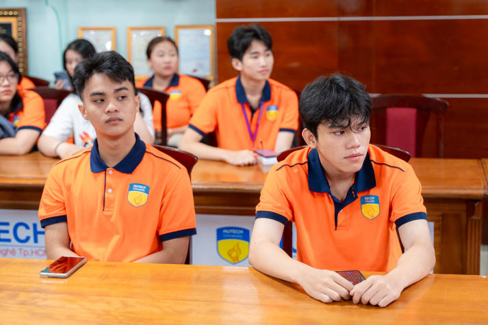 Sinh viên HUTECH học cách chăm sóc sức khỏe khoa học cùng chuyên gia để học tập hiệu quả và tự tin 43
