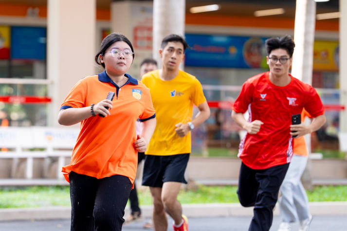 Hơn 2000 vận động viên hội tụ, thổi bùng không khí khai mạc HUTECH Games 2026 113