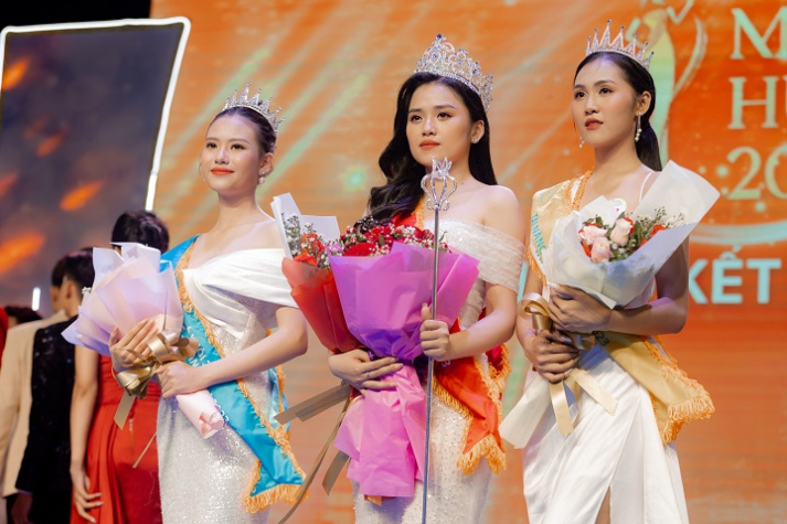 [Video] Chuẩn Gen Z: Sinh viên HUTECH liên tục tỏa sáng tài năng học thuật, nghệ thuật, thể thao 64