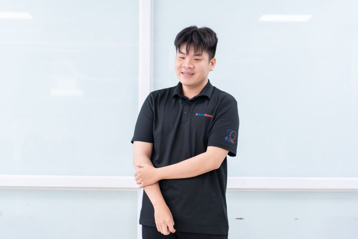 CLB Sư phạm Tiếng Anh HUTECH tôn vinh cống hiến, trao gửi tri ân trong buổi tổng kết 51