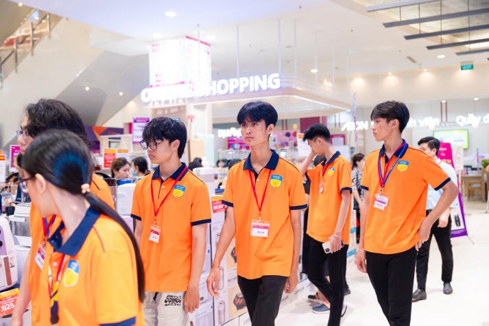 [Video] Sinh viên Viện Đào tạo Quốc tế học hỏi về quy trình vận hành kinh doanh tại AEONMALL Việt Nam 19