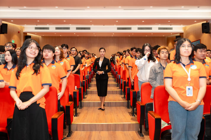 Hoàn thiện hình ảnh cá nhân, sinh viên HUTECH tự tin tỏa sáng với phong thái chuyên nghiệp 66