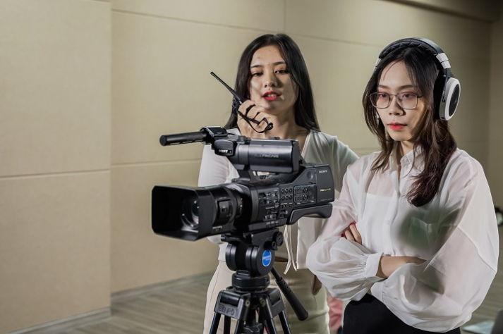 [Hướng nghiệp 2026] Truyền thông đa phương tiện - tấm vé bước vào thế giới sáng tạo số 9