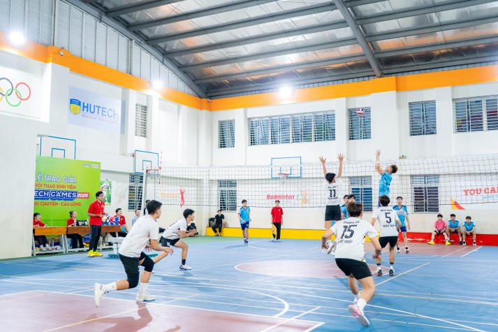 [HUTECH Games 2026] Viện Kỹ thuật lội ngược dòng ngoạn mục, giành ngôi vương Bóng chuyền nam 46