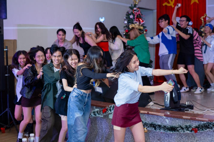 K X-mas Show 2023: Đêm Gala đón Giáng sinh tràn đầy năng lượng của sinh viên HUTECH 56