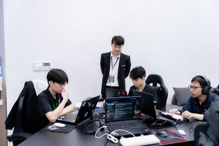 Năng lực - tốc độ - bản lĩnh: Sinh viên Khoa CNTT tỏa sáng tại cuộc thi Sinh viên An ninh mạng 2025 27