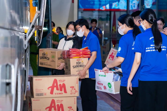 [Ảnh] Chi bộ 17 HUTECH nối dài tinh thần bảo vệ chủ quyền biển đảo tại Đồn Biên phòng Cần Thạnh (Cần Giờ) 32