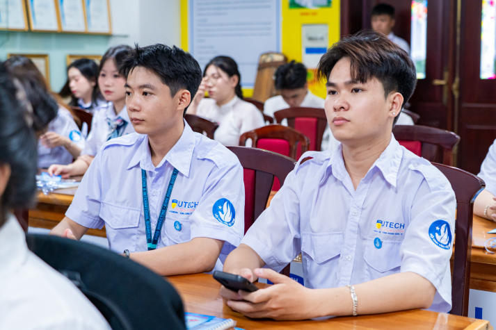 Bước chuyển mình mạnh mẽ của phong trào sinh viên Khoa Marketing - Kinh doanh quốc tế nhiệm kỳ 2025 - 2028 27