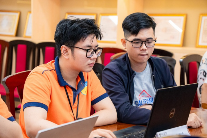 Sôi nổi Procon HUTECH 2025: Khi sinh viên IT bước vào cuộc đua lập trình 39