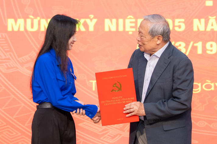 HUTECH tổng kết công tác xây dựng Đảng năm 2025 và triển khai nhiệm vụ năm 2026 113