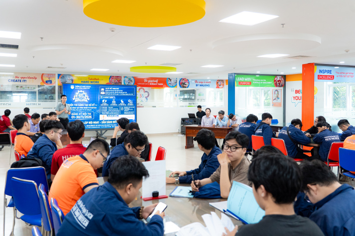 Sinh viên Trường Kỹ thuật HUTECH mở rộng hành trình khám phá công nghệ cùng loạt sân chơi mới 131