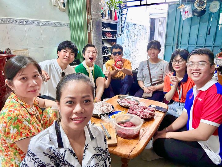 Học sinh Trường THPT Nishiyamato (Nhật Bản) khám phá văn hóa gia đình Việt Nam cùng sinh viên HUTECH 101