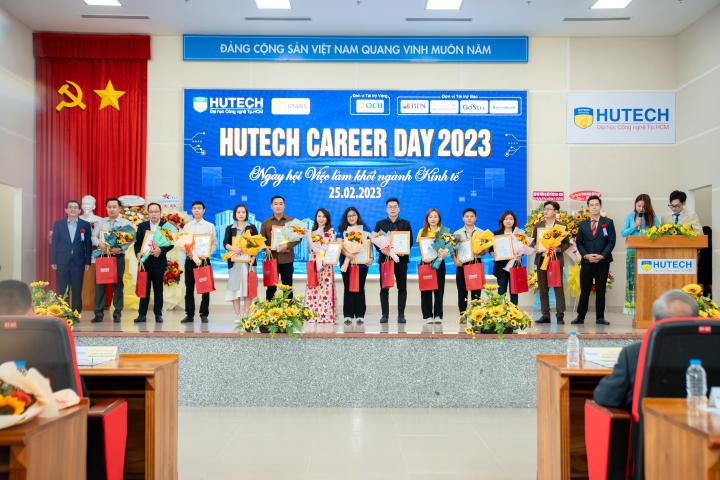 66 doanh nghiệp “đổ bộ” HUTECH Career Day 2023 mang đến hơn 4.800 đầu việc cho sinh viên 62