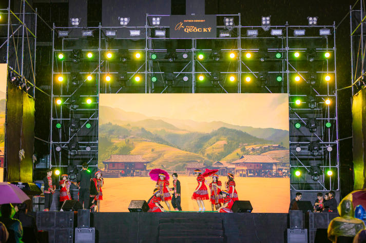 Sinh viên HUTECH thắp sáng niềm tự hào Việt qua chuỗi đồ án nghệ thuật hoành tráng 199