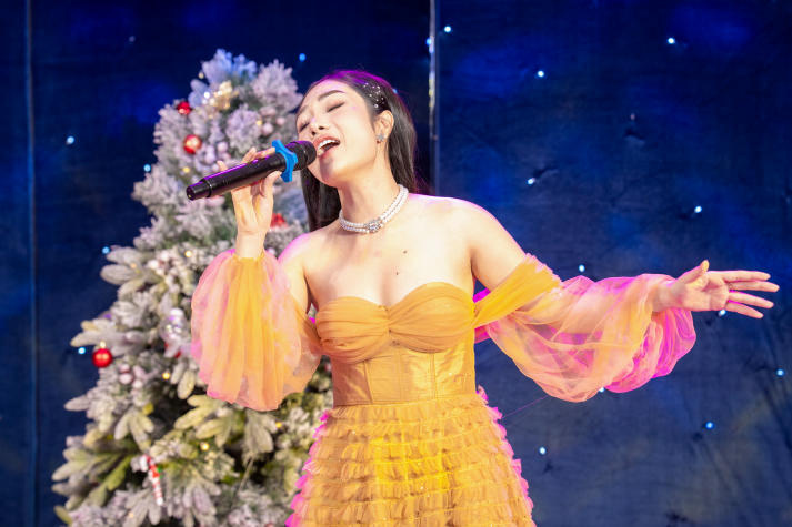 Viện Văn hóa - Nghệ thuật - Thể thao HUTECH thắp sáng tinh thần tương thân tương ái qua chương trình nghệ thuật 17