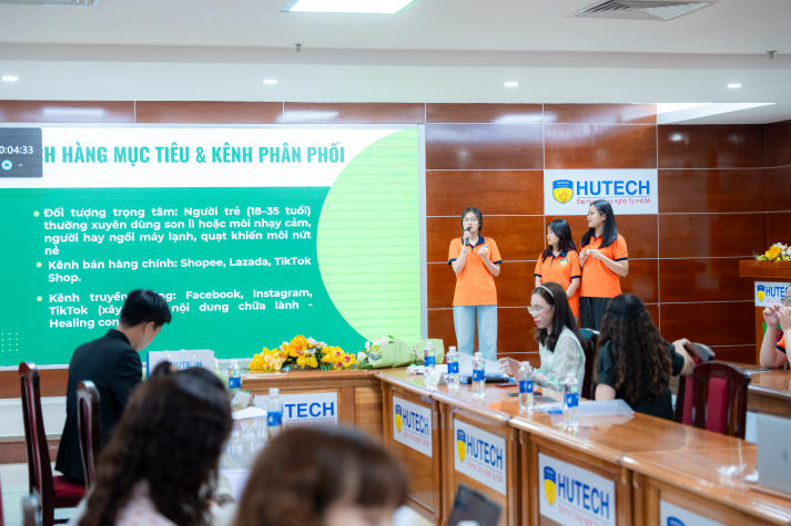 Khi ý tưởng được thử lửa: 16 dự án của sinh viên Khoa Quản trị kinh doanh bước vào vòng góp ý khởi nghiệp 114