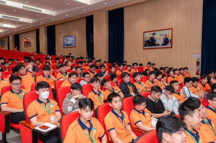 [Video] Tân sinh viên IT khởi động hành trình đại học với loạt “tọa độ” học tập, nghề nghiệp 84