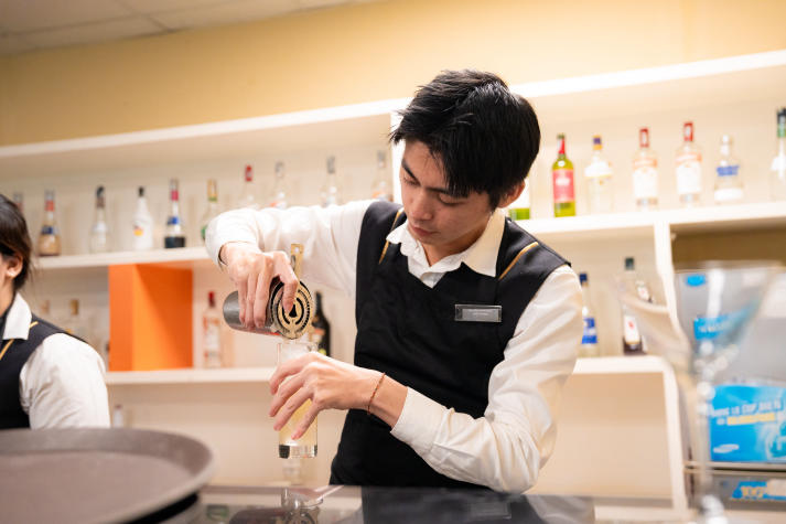 Pura Dining - Khi sinh viên HUTECH vận hành nhà hàng chay fine dining như một mô hình kinh doanh thực thụ 88