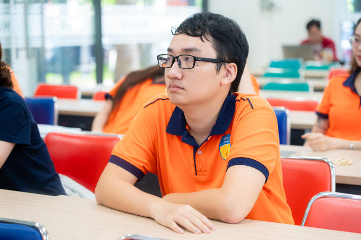 Trang bị hành trang cho “BioGenZ” HUTECH trước làn sóng phát triển của Công nghệ sinh học 43