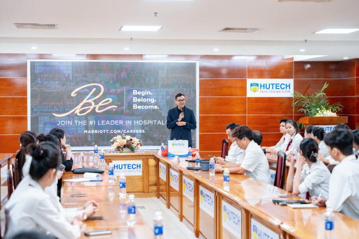 Trang bị kỹ năng làm việc trong môi trường VUCAH và đa văn hóa cho sinh viên HUTECH 44