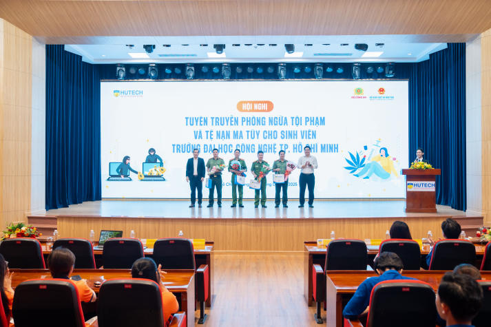 HUTECH đồng hành cùng Bộ Công an và Bộ GD&ĐT nâng cao nhận thức phòng chống tội phạm, tệ nạn ma túy cho sinh viên 48