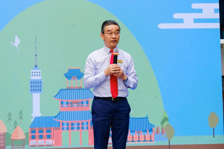 TS. Nguyễn Xuân Hoàng Việt phát biểu tại Ngày hội văn hóa Hàn Quốc 