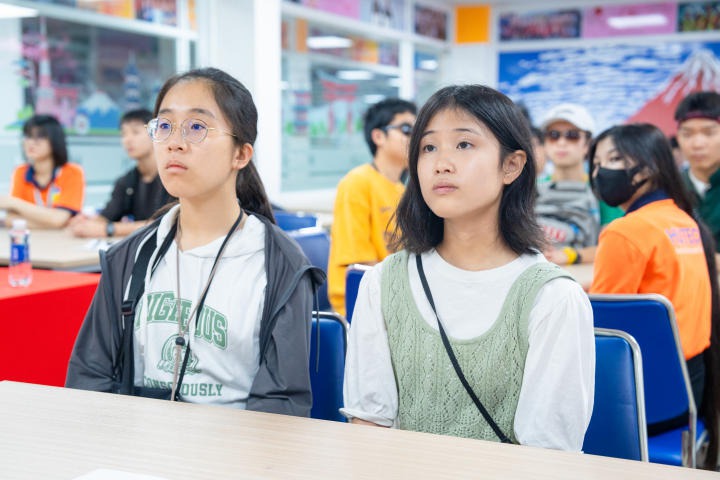 Học sinh Trường THPT Nishiyamato (Nhật Bản) khám phá văn hóa gia đình Việt Nam cùng sinh viên HUTECH 50