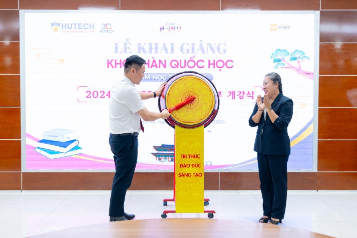 Chuyên gia Hàn Quốc định hướng về thị trường nghề nghiệp cho sinh viên khoa Hàn Quốc học 20