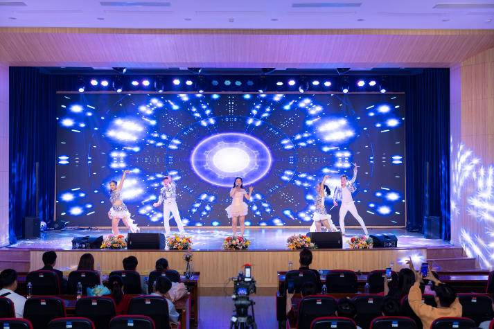 Trình diễn giàu bản sắc, sinh viên Thanh nhạc tỏa sáng trong kỳ thi tốt nghiệp 68