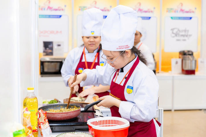 Sinh viên HUTECH ghi dấu ấn với loạt thành tích ấn tượng tại Master Chef of Foodex 2026 25