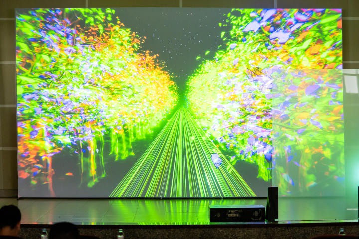 Sinh viên ngành Nghệ thuật số tìm hiểu công nghệ Hologram và nghệ thuật thị giác cùng Tùng Monkey 83