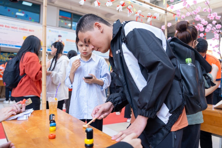 [Video] Sinh viên HUTECH hào hứng trải nghiệm Ngày hội giao lưu văn hóa Việt - Nhật 2024 245
