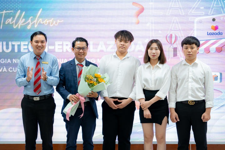 Sinh viên Khoa Tài chính - Thương mại tìm hiểu về thương mại điện tử cùng chuyên gia Lazada 121
